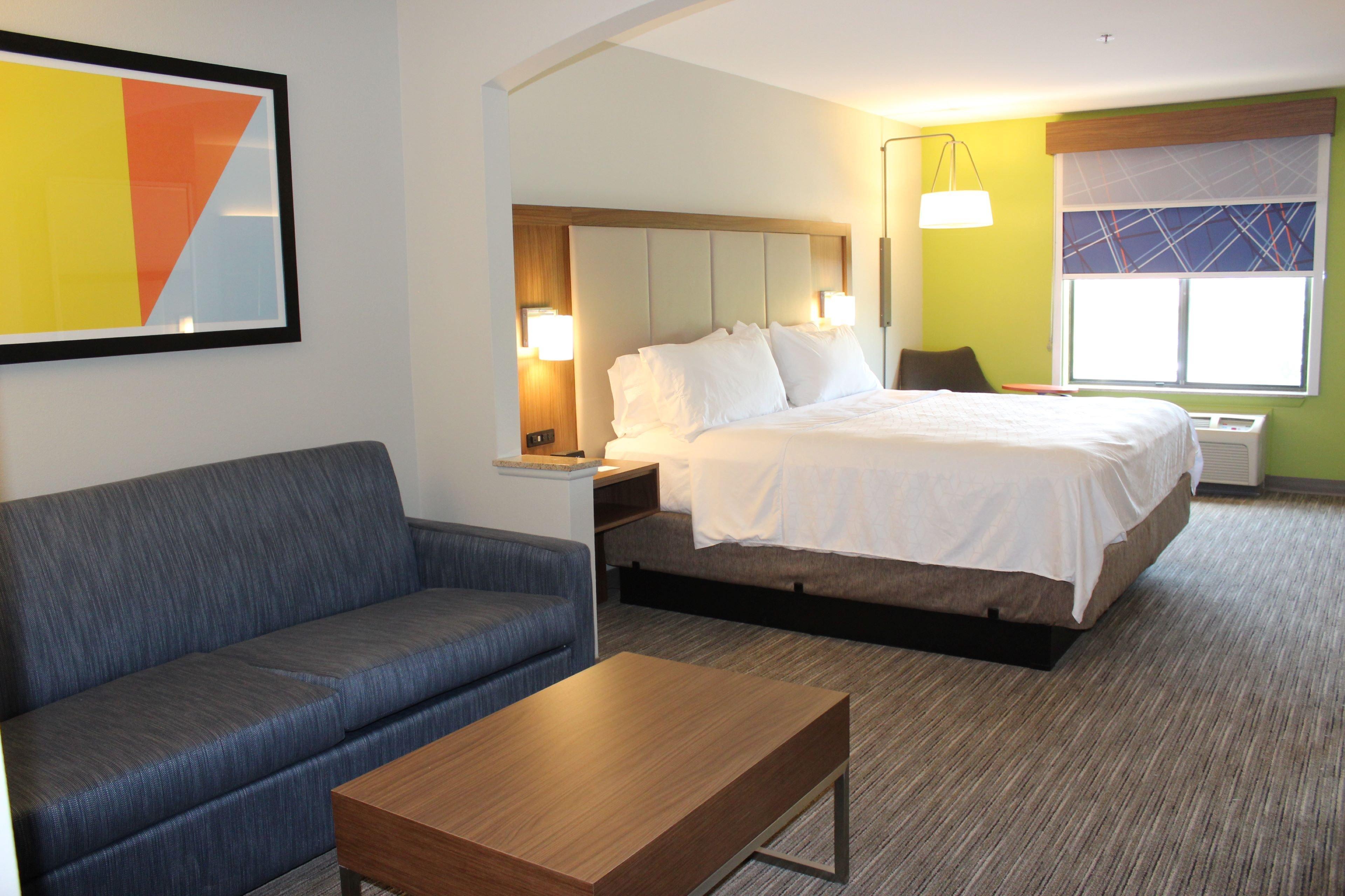 Holiday Inn Express Forest City By Ihg Exterior photo